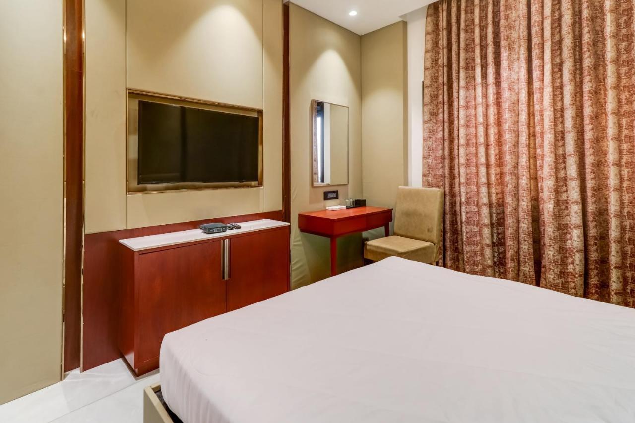 Oyo Townhouse 785 Sree Vinayaka Grand Hotel Anantapur Luaran gambar