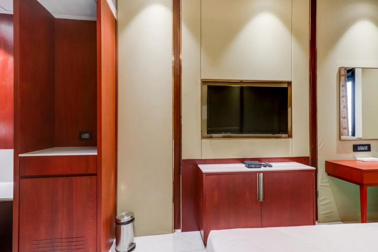 Oyo Townhouse 785 Sree Vinayaka Grand Hotel Anantapur Luaran gambar
