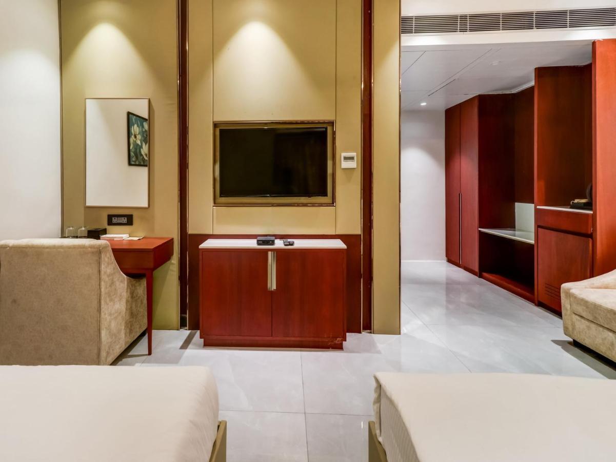 Oyo Townhouse 785 Sree Vinayaka Grand Hotel Anantapur Luaran gambar
